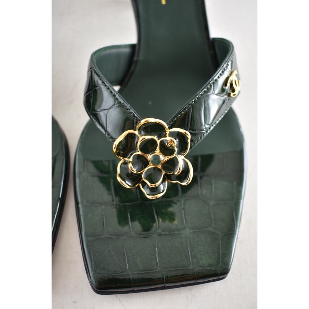 Chanel 26A Green Crocodile Croc CC Flower Backless Mule Heel Thong Sandal 38 - Picture 15 of 16